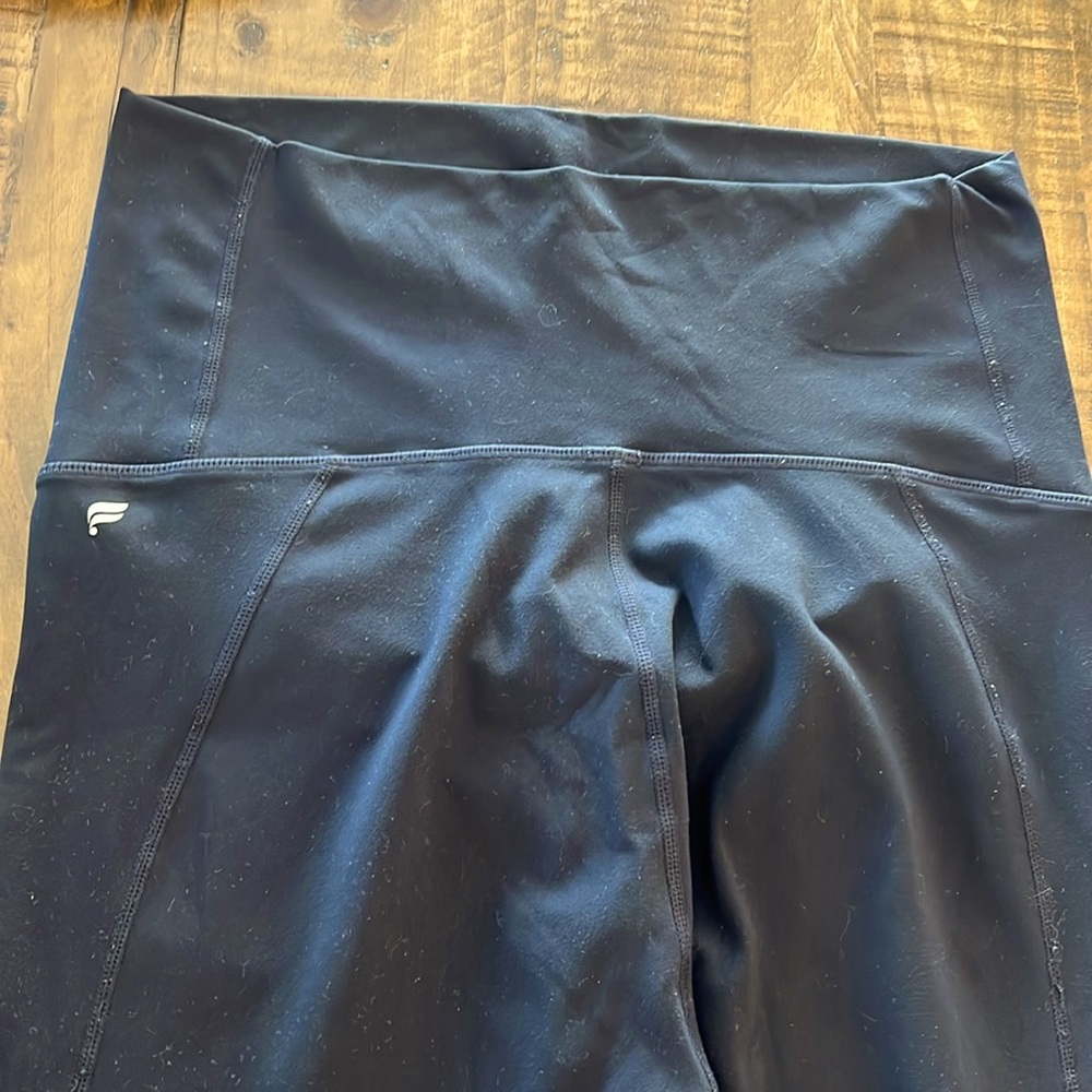 Black Fabletics pregnancy leggings
